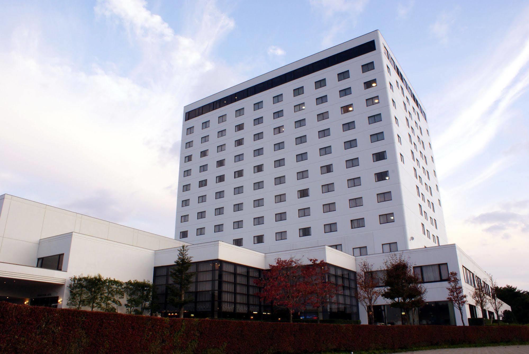 Royal Hotel Насу Екстериор снимка