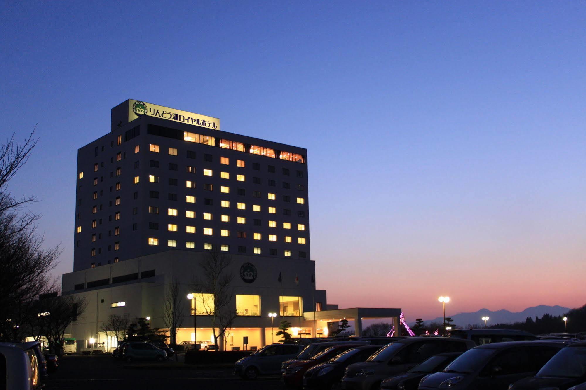 Royal Hotel Насу Екстериор снимка