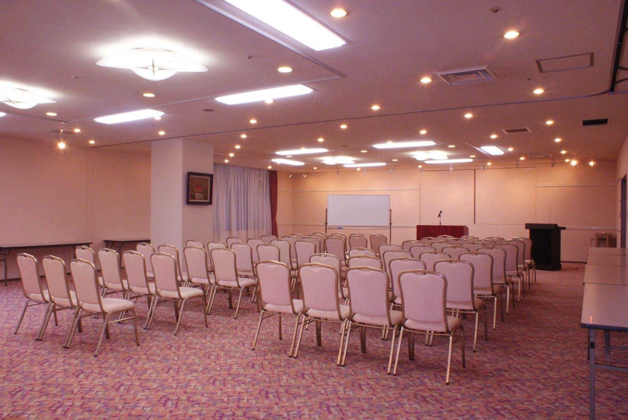 Royal Hotel Насу Екстериор снимка